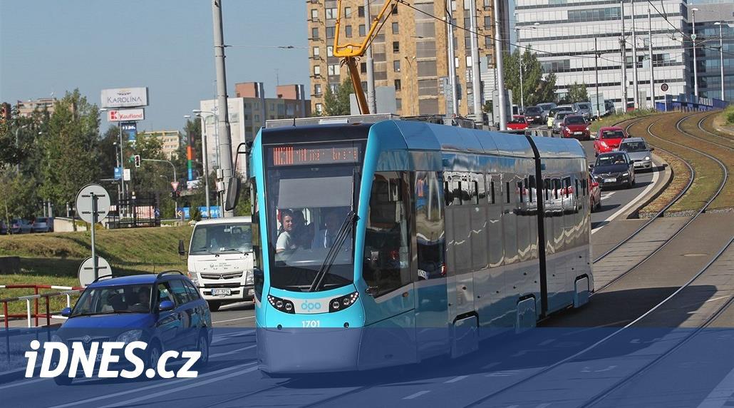 První várka Stadlerů pro Ostravu je kompletní, další tramvaje budou větší