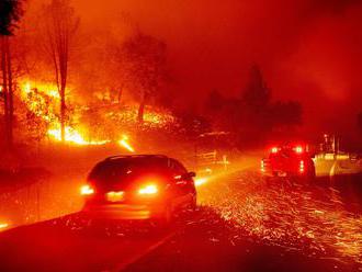 Hasiči ukázali průjezd kalifornským hořícím peklem, je to jako z katastrofického filmu