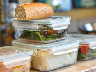 Ukládání jídla do plastových krabiček může vážně poškodit zdraví