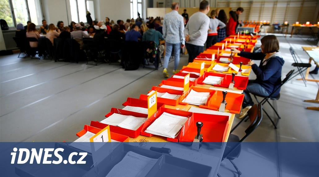 Ve švýcarských volbách vyhráli opět nacionalisté, ale se ztrátami