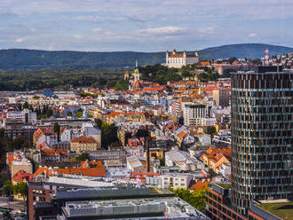 Pretlak nových kancelárií v Bratislave spôsobí, že voľná bude každá desiata