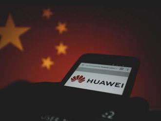 Johnson výzvu z USA ignoruje. Huawei bude mať prístup do britskej 5G siete