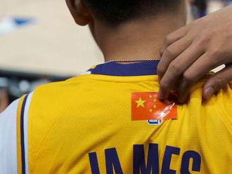 NBA pociťuje po spore s Čínou veľké straty. Moreyho odmietla potrestať