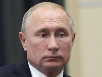 Putin bol príkladným zamestnancom KGB, vyplýva z odtajnených dokumentov