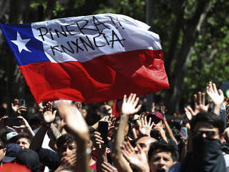 Čilský prezident v snahe utlmiť protesty ohlásil balíček sociálnych reforiem