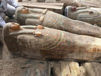 Egyptskí archeológovia objavili v Luxore 20 starovekých sarkofágov