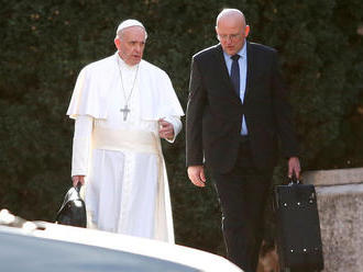 Šéf ochranky pápeža Františka rezignoval
