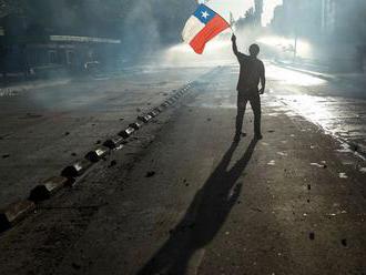 Čile pre nepokoje v krajine odrieklo summity OSN a APEC