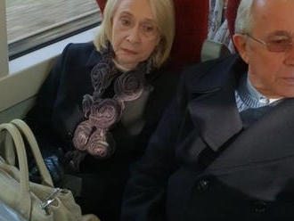 FOTO Tehotná matka si vo vlaku rezervovala miesta: Obsadili jej ich dôchodcovia, ten ich ARGUMENT!