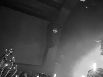 FOTOGALERIE: Charli XCX předvedla v Roxy svůj futuristický pop
