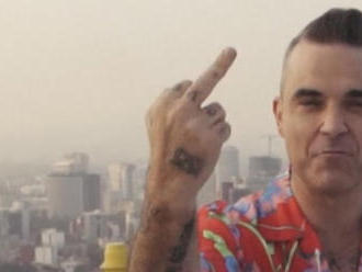 Robbie Williams vyzval Liama Gallaghera k boxerskému zápasu
