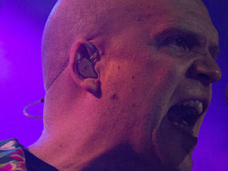 NAžIVO: Devin Townsend přivezl do Roxy progmetalový kabaret