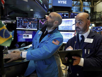 Americký akciový index Dow Jones poprvé překonal 28.000 bodů