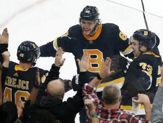 Krejčí po nádherné Pastrňákově akci rozhodl v NHL o výhře Bostonu