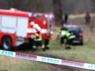 Při havárii auta u Nepomuku zahynul muž, dvě děti jsou zraněné