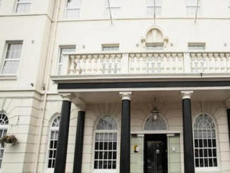 Silvestrovský pobyt v 4* hoteli  Hallmark Croydon, Londýn na 2 noci  pre dvoch
