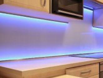 Rozžiarte váš domov pomocou LED pásov na osvietenie interiéru. Na výber farebný alebo biely.
