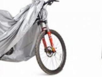 Odolná krycia plachta na bicykel alebo motorku. Plachta chráni bicykle pred prachom, vodou a inými n
