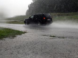V okrese Gelnica a Svidník hrozí povodeň z trvalého dažďa