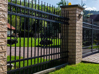 Aké sú najpoužívanejšie typy plotových brán?