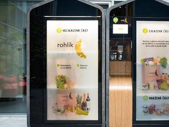   Rohlík.cz zprovoznil výdejní automaty v prvních nákupních centrech