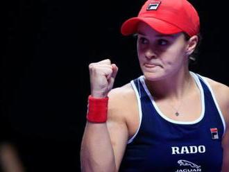WTA Finals: Ashleigh Barty beats Elina Svitolina to win title and record prize