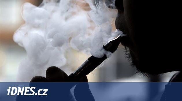 Filipíny zakázaly elektronické cigarety na veřejnosti, kuřáky zatkne policie