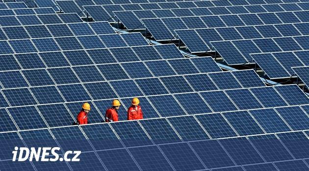 Solární panely už nejsou sexy. Stát jejich podporu výrazně přiškrtí