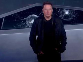 Elon Musk se pokouší napravit dojem ze zpackané prezentace pick–upu Tesly