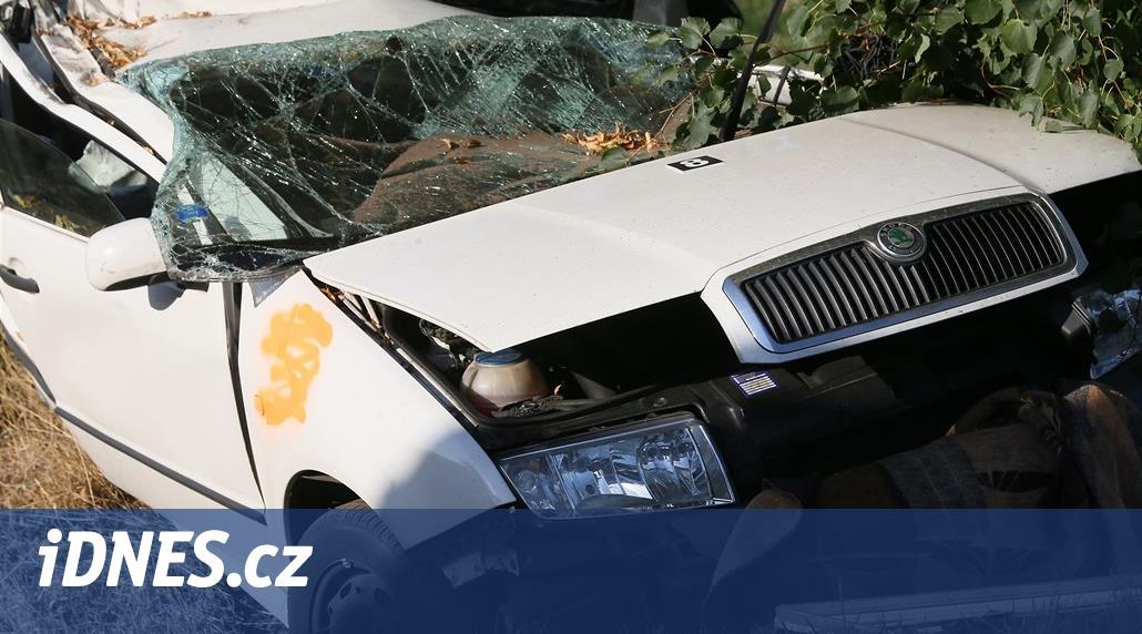 Na Uherskohradišťsku se srazila dvě osobní auta, jeden člověk nepřežil