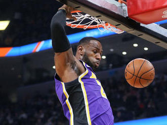 Ďalšie víťazstvo Lakers režíroval 30-bodový LeBron
