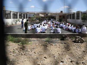 Irán omilostil vyše 35-tisíc väzňov, vrátane študentov a novinárov