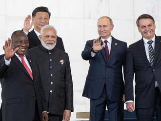 Lídri BRICS podporili parížsku dohodu, odmietli vojenské riešenie v Sýrii