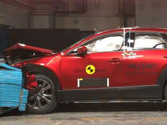 Euro NCAP: Mazda CX-30 prekonala rekord. Dospelých ochráni na 99 %