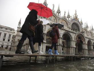 Záplavy v Benátkach si vyžiadali najmenej jednu obeť