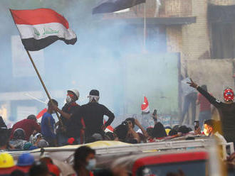 Ostré náboje a slzotvorný plyn: V Iraku pokračujú nepokoje