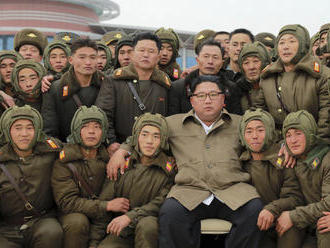 Kim Čong-un chce vybudovať neporaziteľnú armádu: FOTO Ďalšie vojenské cvičenie v KĽDR