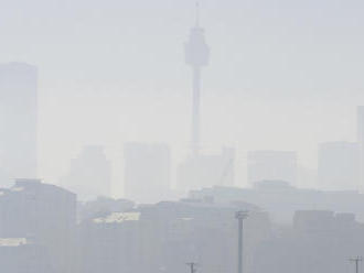 VIDEO Sydney zahaľuje mrak hustého dymu z lesných požiarov: Hladina vodných nádrží rýchlo klesá