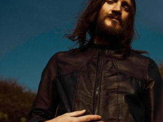 Gitarista John Frusciante je po 10 rokoch opäť členom Red Hot Chili Peppers