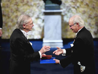 Kontroverzní Rakušan Handke převzal Nobelovu cenu za literaturu