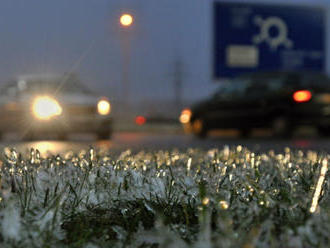 Namrzlé silnice komplikují dnes ráno dopravu v Libereckém kraji