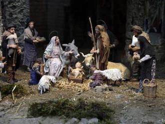 Kresťania začínajú sláviť Vianoce