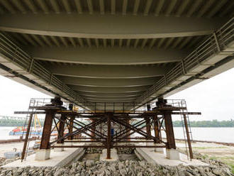 Nový most cez Ipeľ by mal stáť do konca roka 2022