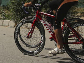 NEŠŤASTIE: Dvoch cyklistov Astany zrazilo pri tréningu auto