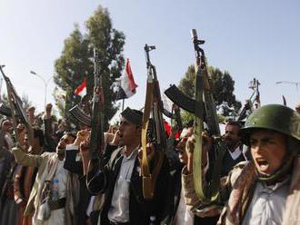 Povstalci v Jemene odsúdili prezidenta, premiéra a exministra na smrť