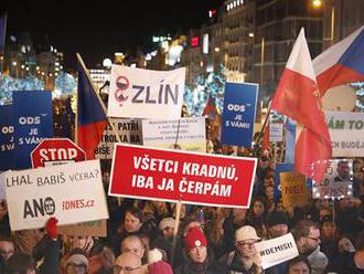 ŽIVĚ: Organizátoři demonstrace proti Babišovi odvolali vzhledem k tragédii v Ostravě bubeníky