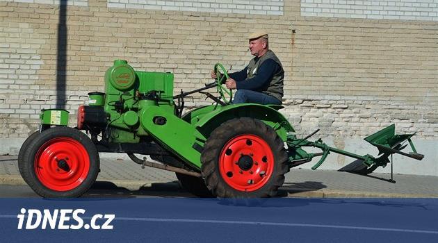 Lepší český než německý. Nejoblíbenější traktor z Kosmonos má 80 let