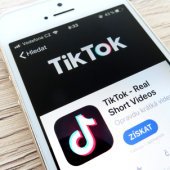 Kontroverzní TikTok se dohodl s rodiči, žaloba skončila za pouhý den
