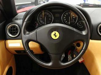 Čech po 16 letech prodává své Ferrari, každý km ho stál 238 Kč jen na ztrátě hodnoty