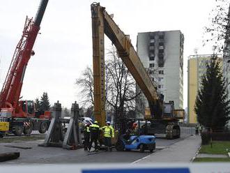 Stroj dorazil do Prešova. Pozrite si, ako vyzerá 68-metrové demolačné rameno